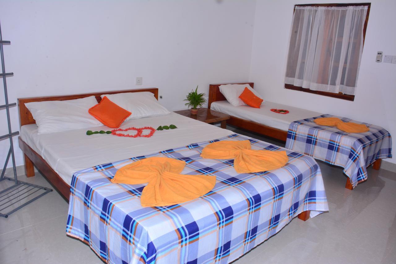 Pleasant Park Holiday Inn Trincomalee Exterior photo