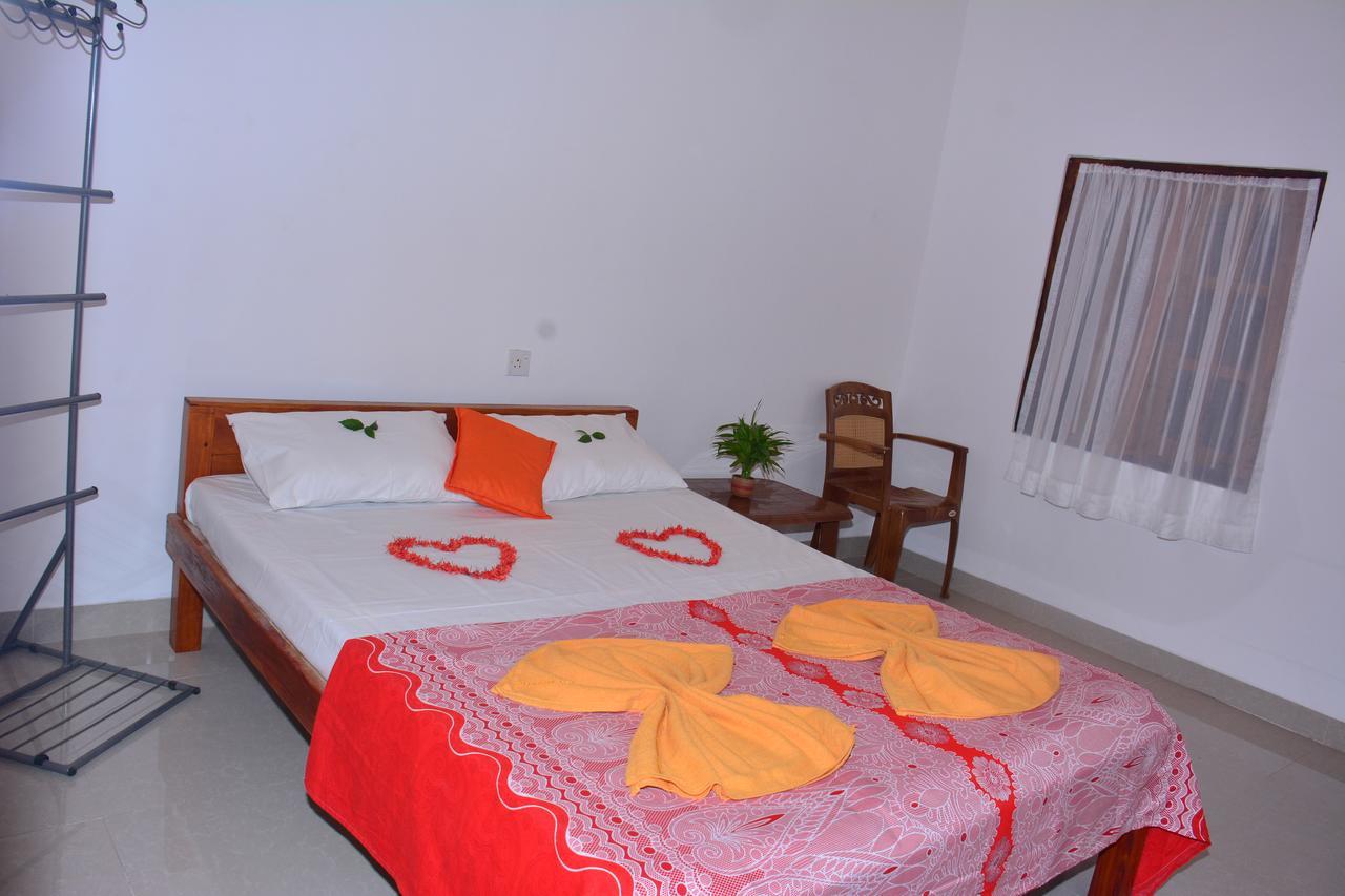 Pleasant Park Holiday Inn Trincomalee Exterior photo